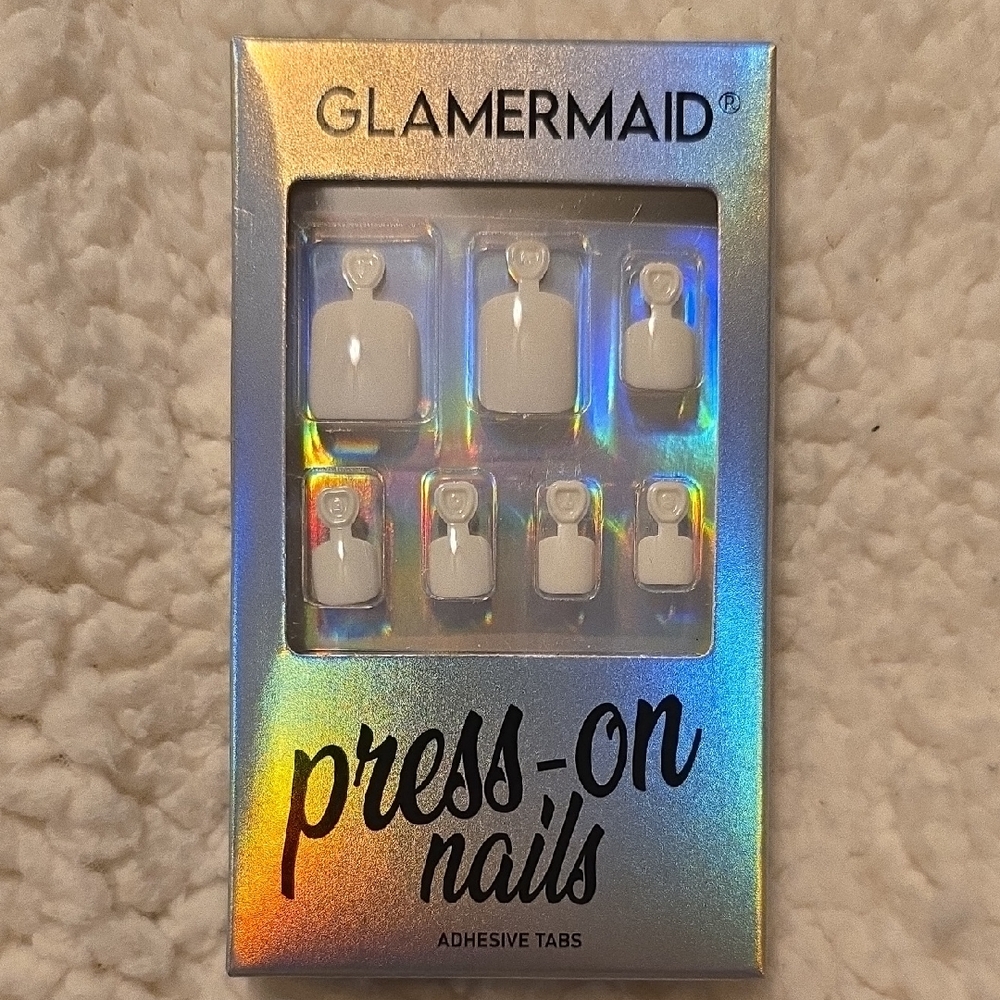 Glamermaid 24 Peices White DIY Press-On Nail Kit